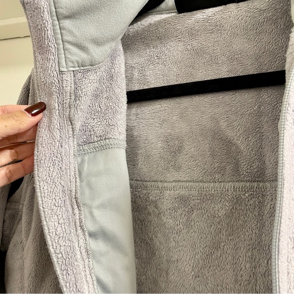 Mountain Hardwear fleece zip-up jacket - Picture 3 of 5